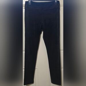 NWOT NBW Black velvet feel leggings